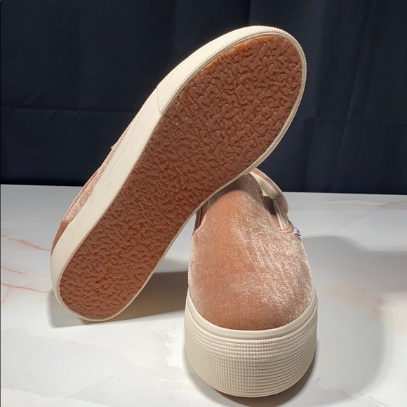 Shoes - Picture 6 of 7